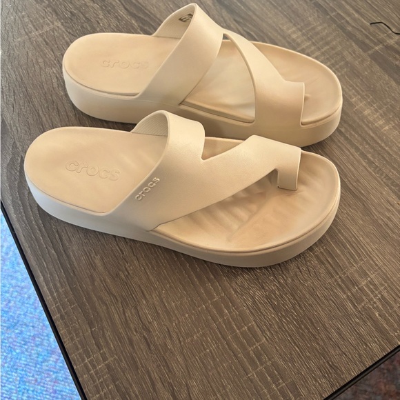 CROCS Women's Sandstone Sandals - Picture 1 of 7